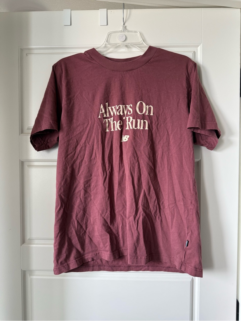 New Balance Men’s Burgundy Cream Sports Essential Run Slogan Short Sleeve Tee - Picture 12 of 15
